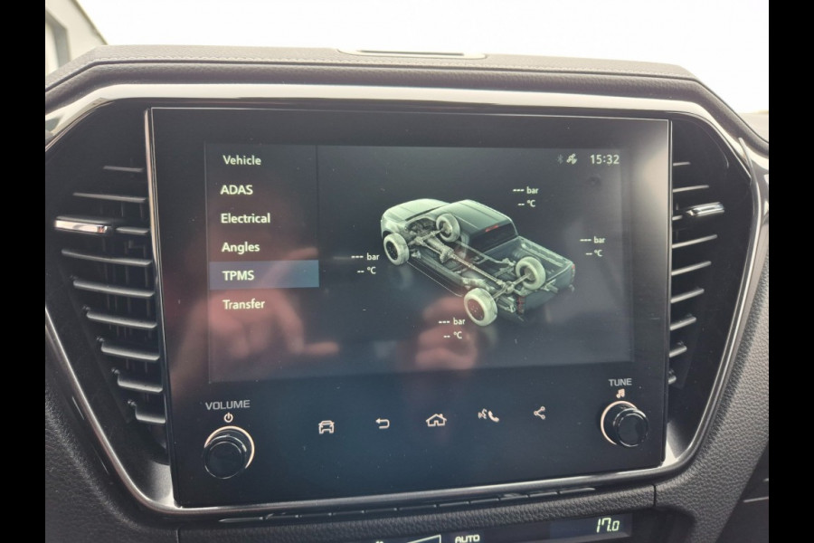 Isuzu D-max V-Cross MY25 Double Cab verlengd 5-persoons BPM vrij trekhaak 3500 Kg trekgewicht