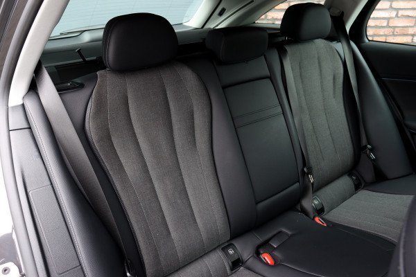 Mercedes-Benz E-Klasse Estate 300 e Luxury Line Aut9 | Distronic Pro | Keyless Go | Camera | Dodehoekassistent | High Perf. LED | Zitcomfortpakket |