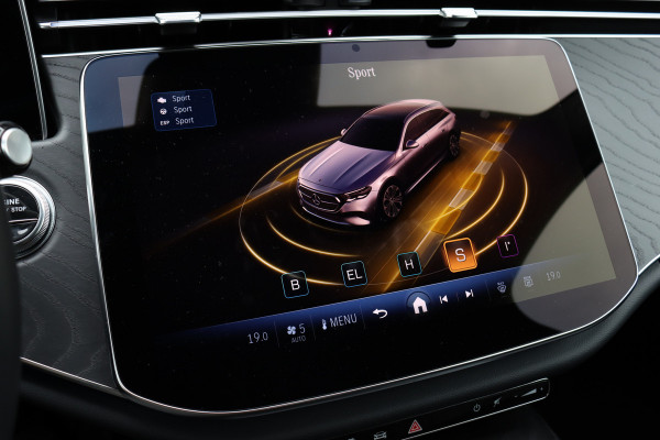 Mercedes-Benz E-Klasse Estate 300 e Luxury Line Aut9 | Distronic Pro | Keyless Go | Camera | Dodehoekassistent | High Perf. LED | Zitcomfortpakket |