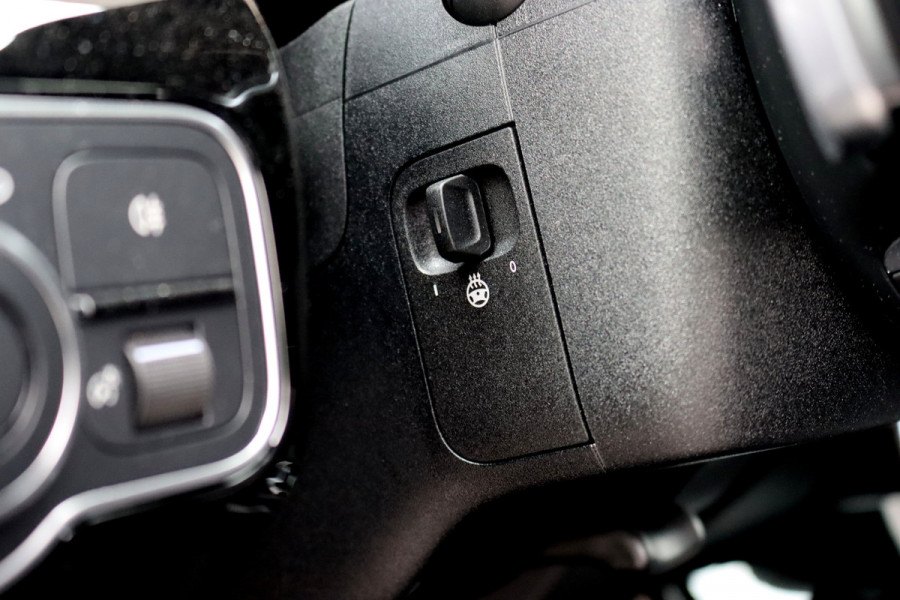 Mercedes-Benz CLA-Klasse Shooting Brake 250 e AMG Line Aut8 | Facelift | Panoramadak | Distronic Pro | Verwarmd Stuurwiel | Widescreen | Keyless Go | Surround Camera | Multibeam LED |