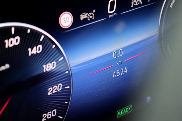 Mercedes-Benz CLA-Klasse Shooting Brake 250 e AMG Line Aut8 | Facelift | Panoramadak | Distronic Pro | Verwarmd Stuurwiel | Widescreen | Keyless Go | Surround Camera | Multibeam LED |