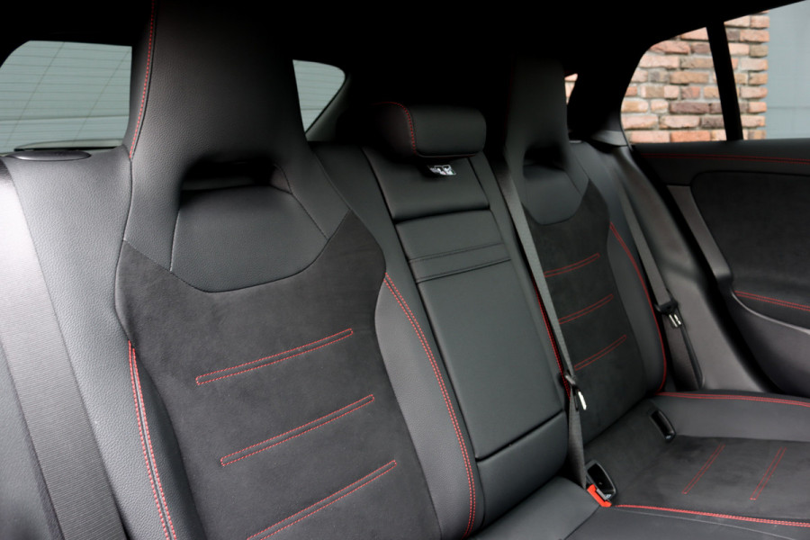 Mercedes-Benz CLA-Klasse Shooting Brake 250 e AMG Line Aut8 | Facelift | Panoramadak | Distronic Pro | Verwarmd Stuurwiel | Widescreen | Keyless Go | Surround Camera | Multibeam LED |