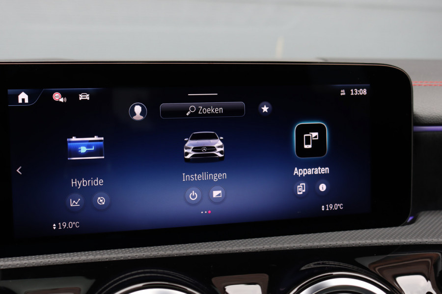 Mercedes-Benz CLA-Klasse Shooting Brake 250 e AMG Line Aut8 | Facelift | Panoramadak | Distronic Pro | Verwarmd Stuurwiel | Widescreen | Keyless Go | Surround Camera | Multibeam LED |
