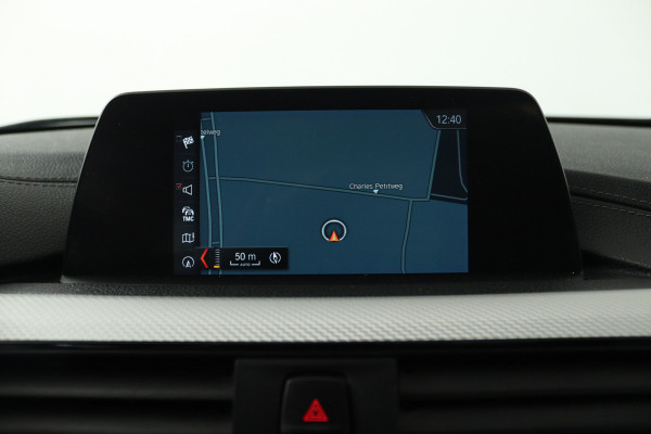 BMW 3 Serie Touring 330i High Executive (PANORAMADAK, STOELVERWARMING, LEER, NAVIGATIE, PARKEERSENSOREN)