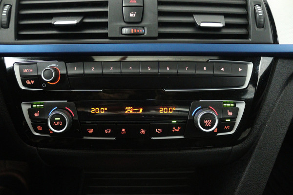 BMW 3 Serie Touring 330i High Executive (PANORAMADAK, STOELVERWARMING, LEER, NAVIGATIE, PARKEERSENSOREN)