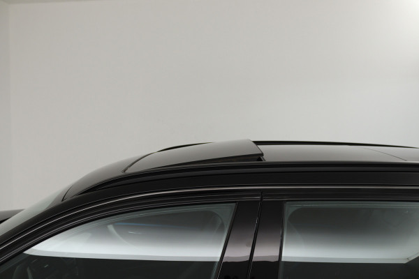 BMW 3 Serie Touring 330i High Executive (PANORAMADAK, STOELVERWARMING, LEER, NAVIGATIE, PARKEERSENSOREN)