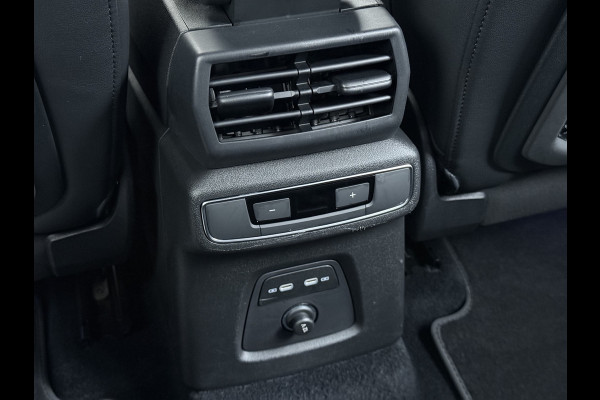 Audi Q4 e-tron 50 Quattro Launch Ed. Advanced Plus 82kWh SOH 95% Leder Warmtepomp Navi Camera Adap.Cruise Elek.Stoelen+Memory+Verwarming Apple  Elek.Achterklep DAB Matrix LED Lmv Keyless 1e Eigenaar Origineel Nederlandse Auto Dealeronderhouden