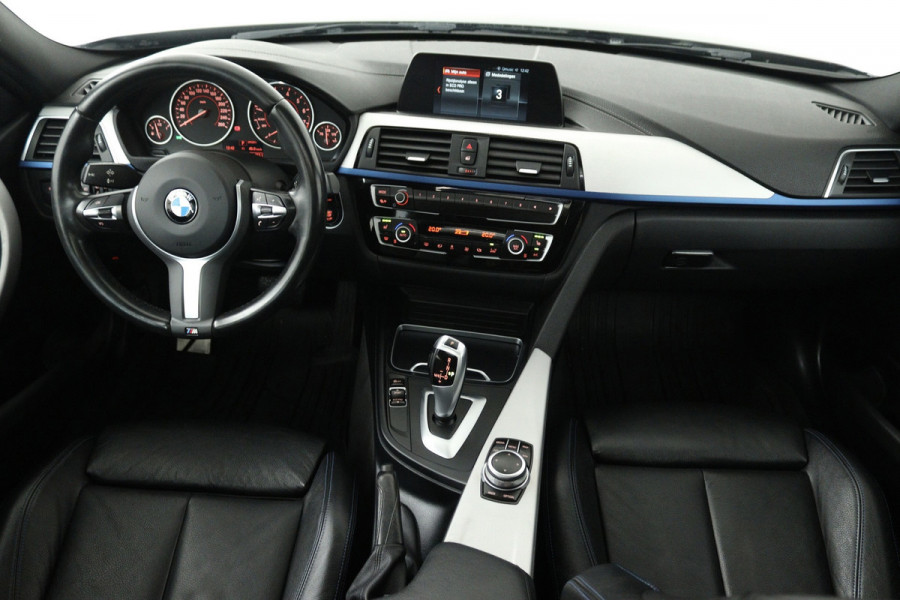 BMW 3 Serie Touring 330i High Executive (PANORAMADAK, STOELVERWARMING, LEER, NAVIGATIE, PARKEERSENSOREN)