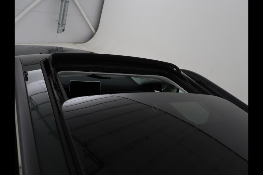 Jeep Compass 4xe 190 Plug-in Electric Limited | Panoramadak | Leder | Trekhaak | Stoelverwarming | 19'' | Carplay | Camera | Adaptive cruise | Navigatie | Full LED | PHEV