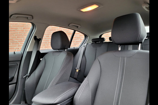 BMW 1-serie 116i Executive, Sport-stoelen, Nieuwe Vanos! (€1300,-)