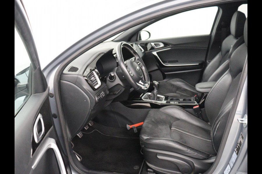 Kia ProCeed 1.5 T-GDI GT-Line | Panoramadak | Stoelverwarming | Trekhaak | Leder/Alcantara | Carplay | Stuurverwarming | Camera | Navigatie | Keyless | Full LED | Parkeerhulp | Cruise control