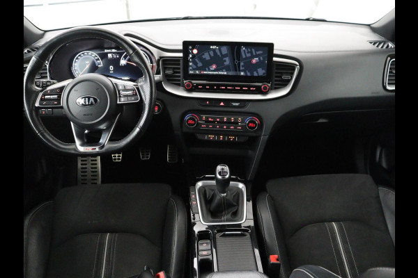 Kia ProCeed 1.5 T-GDI GT-Line | Panoramadak | Stoelverwarming | Trekhaak | Leder/Alcantara | Carplay | Stuurverwarming | Camera | Navigatie | Keyless | Full LED | Parkeerhulp | Cruise control