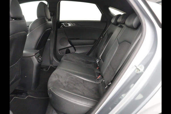 Kia ProCeed 1.5 T-GDI GT-Line | Panoramadak | Stoelverwarming | Trekhaak | Leder/Alcantara | Carplay | Stuurverwarming | Camera | Navigatie | Keyless | Full LED | Parkeerhulp | Cruise control