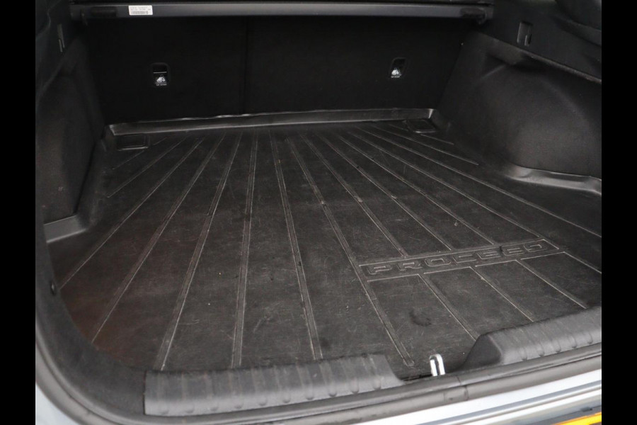 Kia ProCeed 1.5 T-GDI GT-Line | Panoramadak | Stoelverwarming | Trekhaak | Leder/Alcantara | Carplay | Stuurverwarming | Camera | Navigatie | Keyless | Full LED | Parkeerhulp | Cruise control