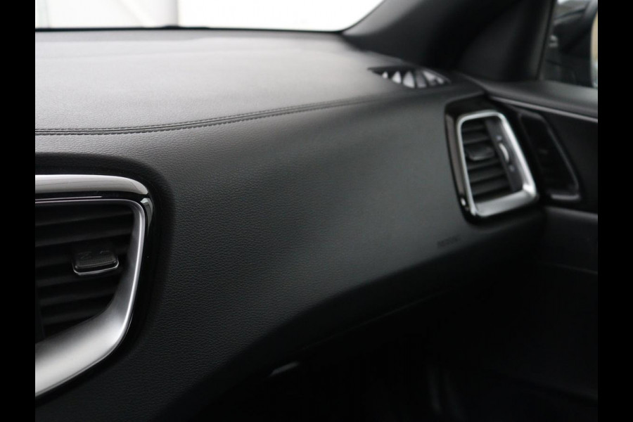 Kia ProCeed 1.5 T-GDI GT-Line | Panoramadak | Stoelverwarming | Trekhaak | Leder/Alcantara | Carplay | Stuurverwarming | Camera | Navigatie | Keyless | Full LED | Parkeerhulp | Cruise control