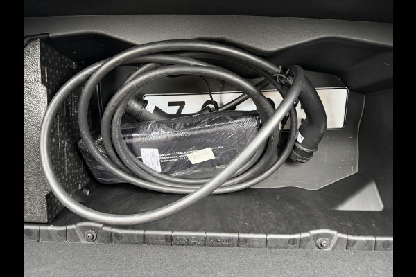 Renault Scénic E-Tech EV87 long range esprit Alpine WARMTEPOMP | AFNEEMBARE TREKHAAK | 360 CAMERA | PANO | STOEL- & STUURWIELVERWARMING | ORIG. NL AUTO | 1E EIGENAAR | TOPSTAAT | RIJKLAARPRIJS MET RESTERENDE FABRIEKSGARANTIE