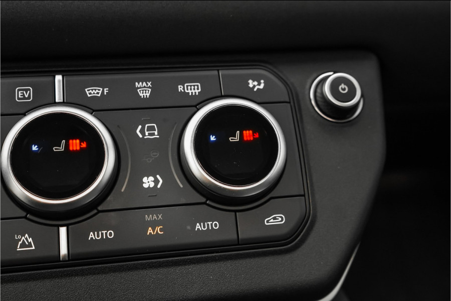 Land Rover Defender 110 2.0 P400e Pano HUD ACC Stuur & Stoelverw