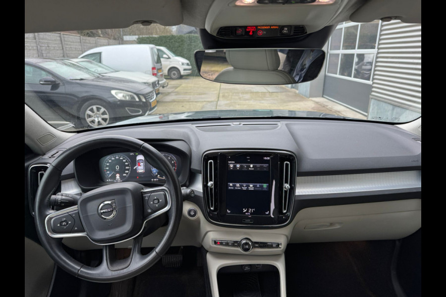 Volvo XC40 2.0 T4 Momentum Leder Parkeercamera 190pk