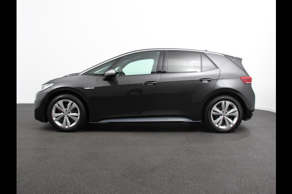 Volkswagen ID.3 First Plus 58 kWh | Navigatie | Apple Carplay/Android Auto | Camera | Parkeersensoren | Adaptive Cruise Control | Full LED Matrix | Stoel- en stuurverwarming | Lichtmetalen velgen | Climate Control