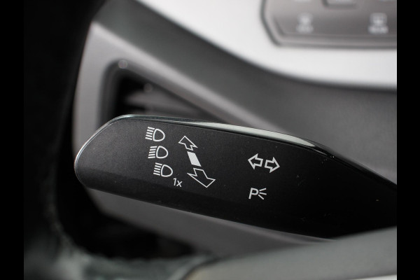 Volkswagen ID.3 First Plus 58 kWh | Navigatie | Apple Carplay/Android Auto | Camera | Parkeersensoren | Adaptive Cruise Control | Full LED Matrix | Stoel- en stuurverwarming | Lichtmetalen velgen | Climate Control