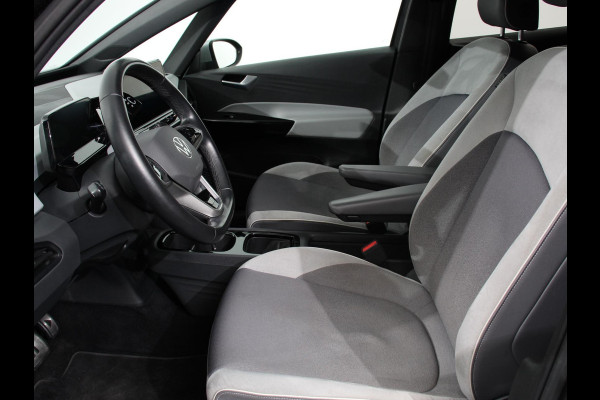 Volkswagen ID.3 First Plus 58 kWh | Navigatie | Apple Carplay/Android Auto | Camera | Parkeersensoren | Adaptive Cruise Control | Full LED Matrix | Stoel- en stuurverwarming | Lichtmetalen velgen | Climate Control