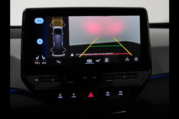 Volkswagen ID.3 First Plus 58 kWh | Navigatie | Apple Carplay/Android Auto | Camera | Parkeersensoren | Adaptive Cruise Control | Full LED Matrix | Stoel- en stuurverwarming | Lichtmetalen velgen | Climate Control