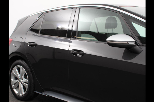 Volkswagen ID.3 First Plus 58 kWh | Navigatie | Apple Carplay/Android Auto | Camera | Parkeersensoren | Adaptive Cruise Control | Full LED Matrix | Stoel- en stuurverwarming | Lichtmetalen velgen | Climate Control