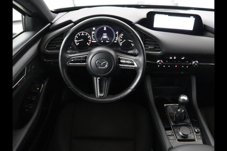 Mazda 3 2.0 e-SkyActiv-X M Hybrid 180 Comfort Bose | Head-Up | Stoelverwarming | Carplay | Camera | Keyless | Dodehoek detectie | Adaptive cruise | Stuurverwarming | Navigatie | Full LED