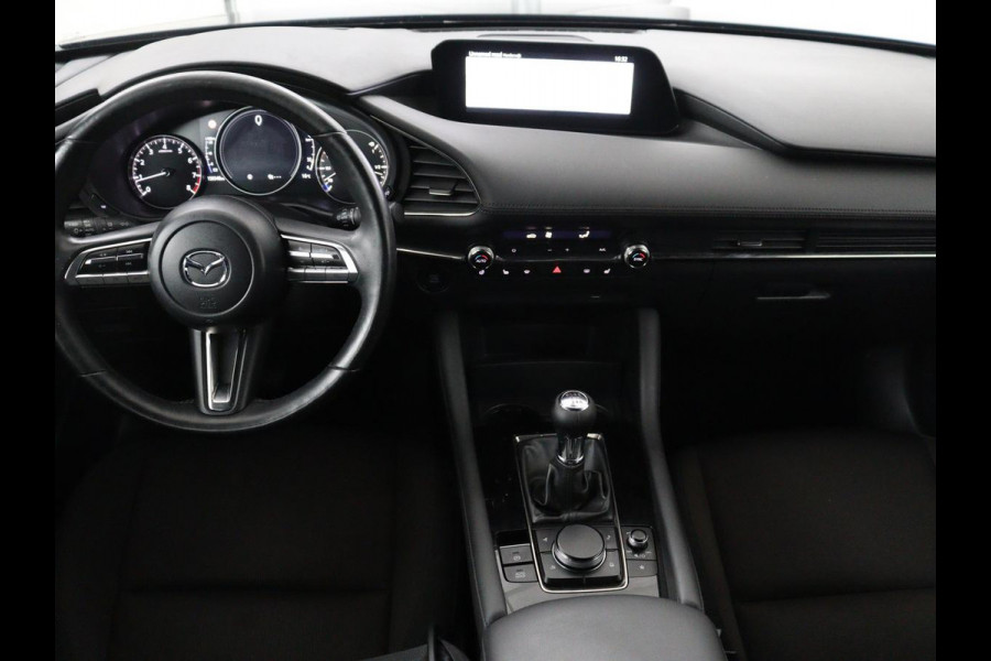Mazda 3 2.0 e-SkyActiv-X M Hybrid 180 Comfort Bose | Head-Up | Stoelverwarming | Carplay | Camera | Keyless | Dodehoek detectie | Adaptive cruise | Stuurverwarming | Navigatie | Full LED