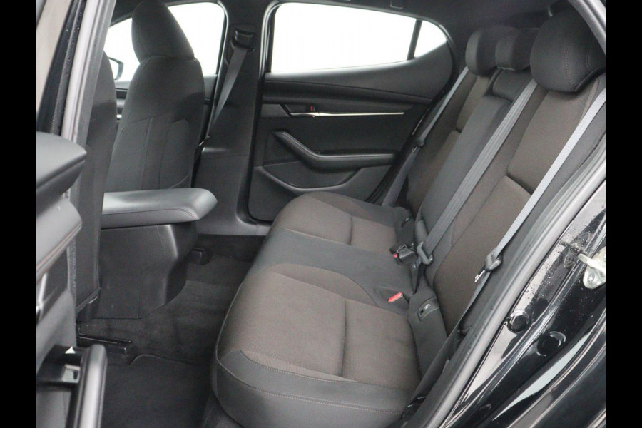 Mazda 3 2.0 e-SkyActiv-X M Hybrid 180 Comfort Bose | Head-Up | Stoelverwarming | Carplay | Camera | Keyless | Dodehoek detectie | Adaptive cruise | Stuurverwarming | Navigatie | Full LED