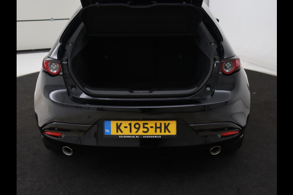 Mazda 3 2.0 e-SkyActiv-X M Hybrid 180 Comfort Bose | Head-Up | Stoelverwarming | Carplay | Camera | Keyless | Dodehoek detectie | Adaptive cruise | Stuurverwarming | Navigatie | Full LED