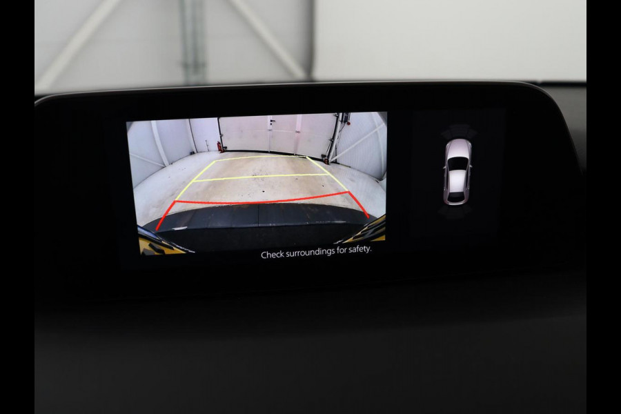 Mazda 3 2.0 e-SkyActiv-X M Hybrid 180 Comfort Bose | Head-Up | Stoelverwarming | Carplay | Camera | Keyless | Dodehoek detectie | Adaptive cruise | Stuurverwarming | Navigatie | Full LED
