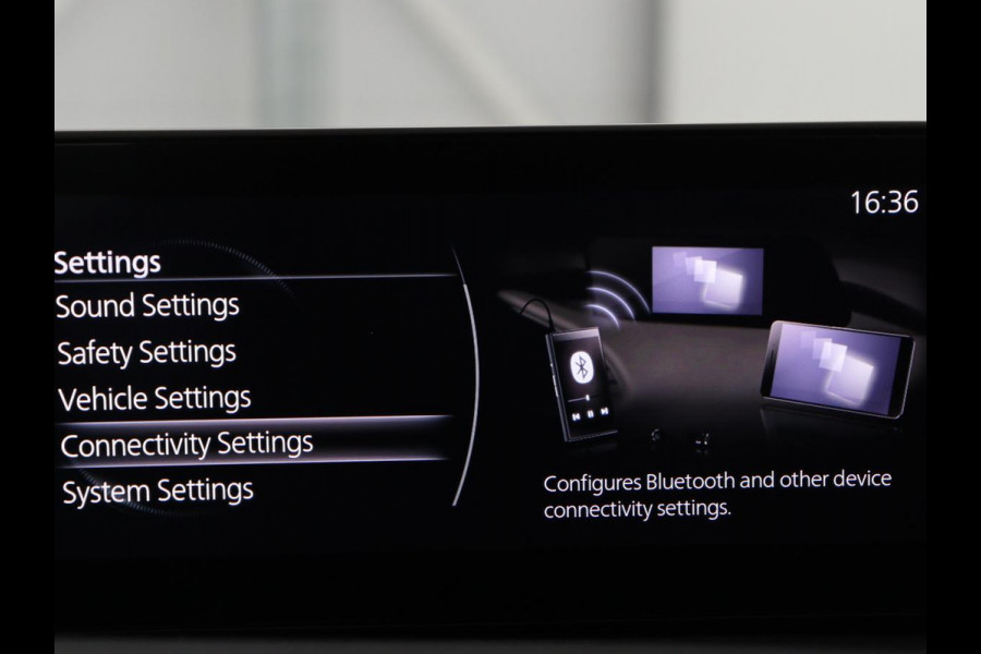 Mazda 3 2.0 e-SkyActiv-X M Hybrid 180 Comfort Bose | Head-Up | Stoelverwarming | Carplay | Camera | Keyless | Dodehoek detectie | Adaptive cruise | Stuurverwarming | Navigatie | Full LED