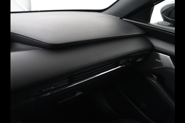 Mazda 3 2.0 e-SkyActiv-X M Hybrid 180 Comfort Bose | Head-Up | Stoelverwarming | Carplay | Camera | Keyless | Dodehoek detectie | Adaptive cruise | Stuurverwarming | Navigatie | Full LED