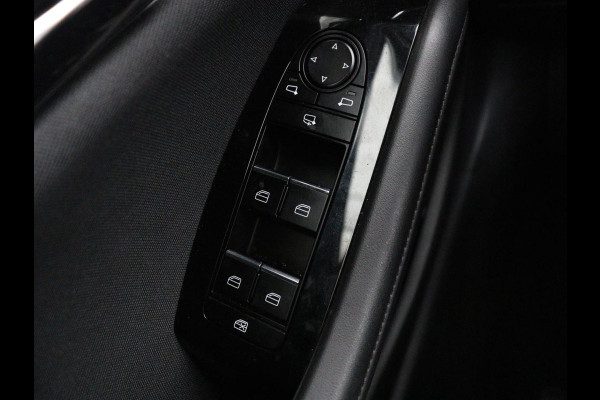 Mazda 3 2.0 e-SkyActiv-X M Hybrid 180 Comfort Bose | Head-Up | Stoelverwarming | Carplay | Camera | Keyless | Dodehoek detectie | Adaptive cruise | Stuurverwarming | Navigatie | Full LED