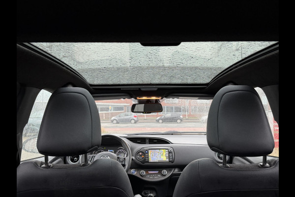 Toyota Yaris 1.5 Hybrid Executive | Stoel verwarming | Panoramadak | Navigatie |