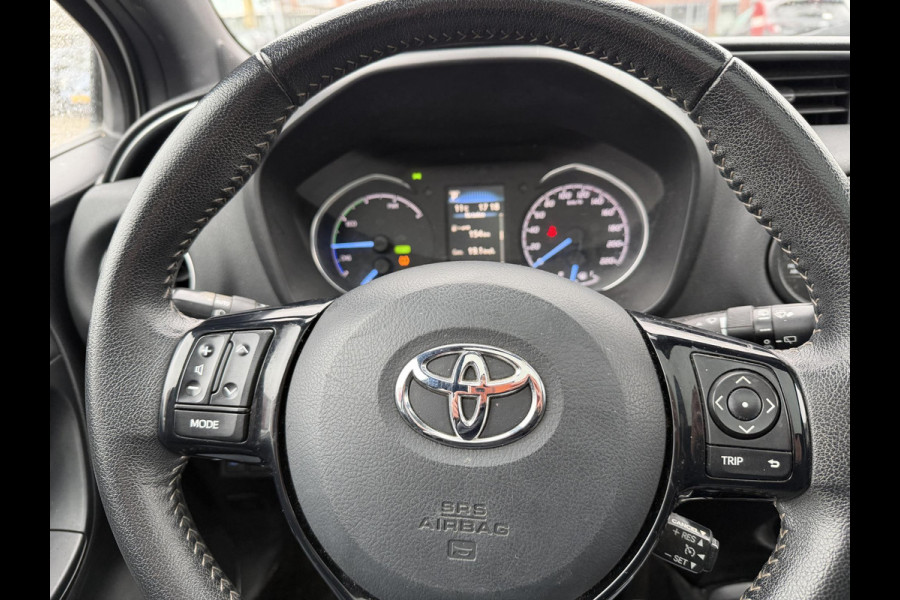 Toyota Yaris 1.5 Hybrid Executive | Stoel verwarming | Panoramadak | Navigatie |