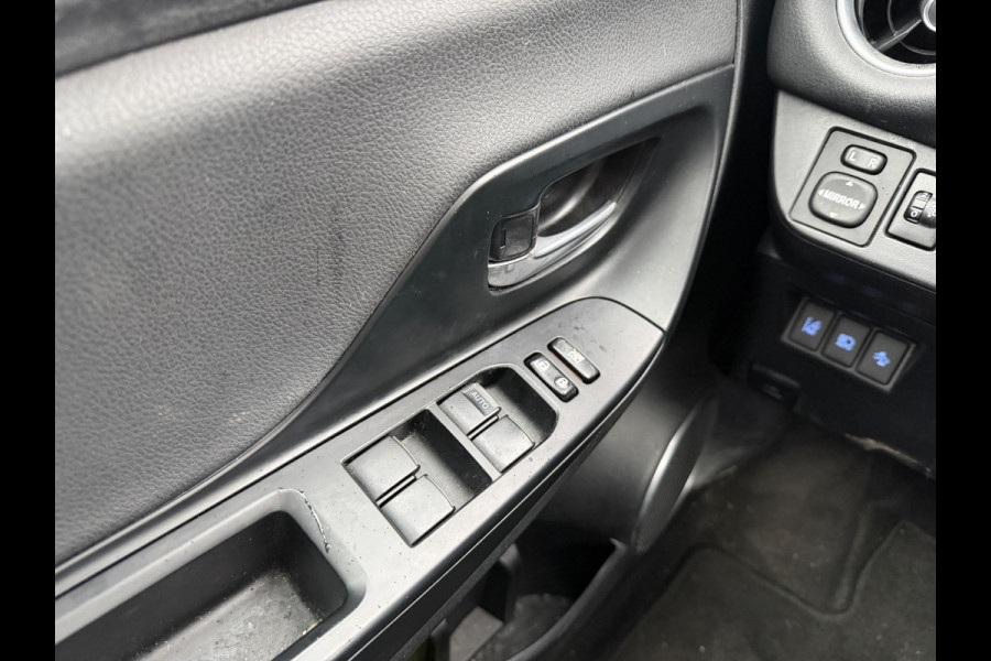 Toyota Yaris 1.5 Hybrid Executive | Stoel verwarming | Panoramadak | Navigatie |