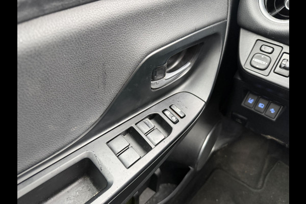 Toyota Yaris 1.5 Hybrid Executive | Stoel verwarming | Panoramadak | Navigatie |