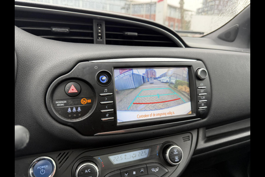 Toyota Yaris 1.5 Hybrid Executive | Stoel verwarming | Panoramadak | Navigatie |