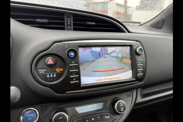 Toyota Yaris 1.5 Hybrid Executive | Stoel verwarming | Panoramadak | Navigatie |