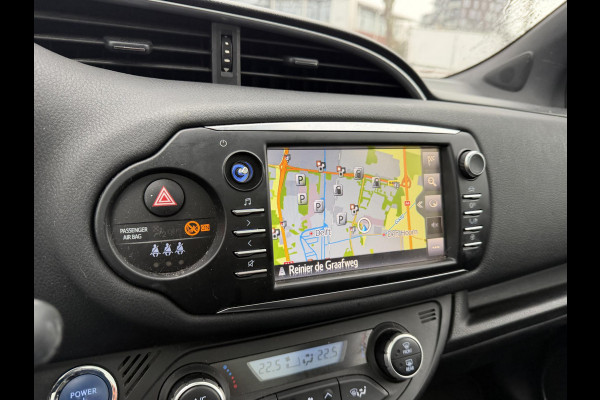 Toyota Yaris 1.5 Hybrid Executive | Stoel verwarming | Panoramadak | Navigatie |