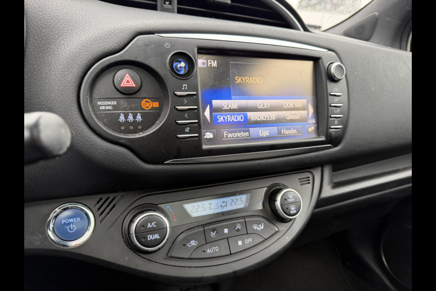 Toyota Yaris 1.5 Hybrid Executive | Stoel verwarming | Panoramadak | Navigatie |