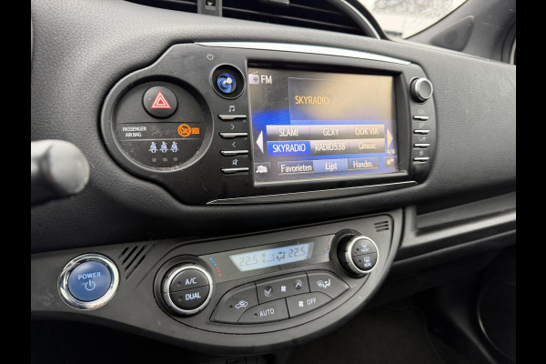 Toyota Yaris 1.5 Hybrid Executive | Stoel verwarming | Panoramadak | Navigatie |