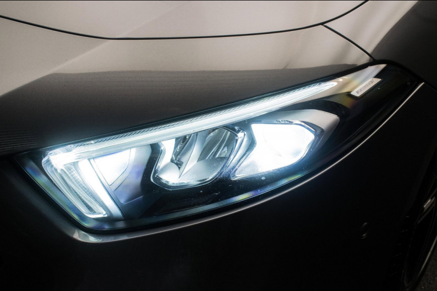 Mercedes-Benz A-Klasse 180 AMG Night Edition Automaat ORG NL [ Sfeerverlichting Elektrische Trekhaak Camera Stoelverwarming ]