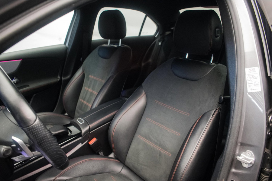 Mercedes-Benz A-Klasse 180 AMG Night Edition Automaat ORG NL [ Sfeerverlichting Elektrische Trekhaak Camera Stoelverwarming ]