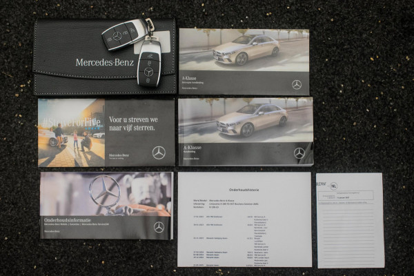 Mercedes-Benz A-Klasse 180 AMG Night Edition Automaat ORG NL [ Sfeerverlichting Elektrische Trekhaak Camera Stoelverwarming ]