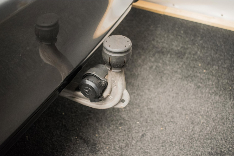 Mercedes-Benz A-Klasse 180 AMG Night Edition Automaat ORG NL [ Sfeerverlichting Elektrische Trekhaak Camera Stoelverwarming ]