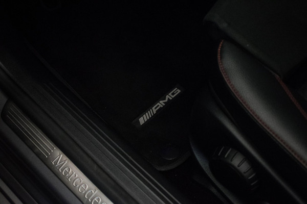 Mercedes-Benz A-Klasse 180 AMG Night Edition Automaat ORG NL [ Sfeerverlichting Elektrische Trekhaak Camera Stoelverwarming ]