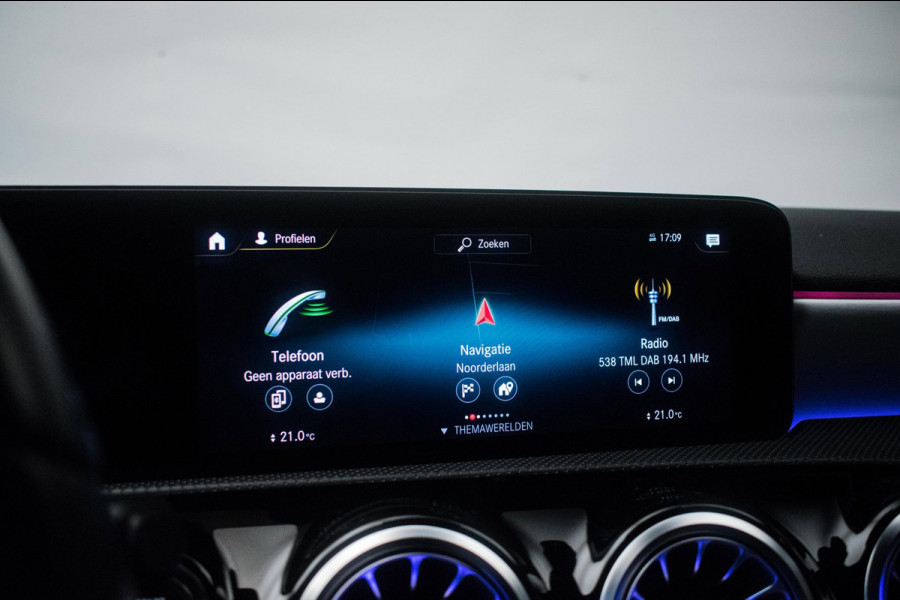 Mercedes-Benz A-Klasse 180 AMG Night Edition Automaat ORG NL [ Sfeerverlichting Elektrische Trekhaak Camera Stoelverwarming ]